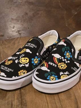 VANS Classic Slip-On Smiley Face Better Day Print Black Sneakers Women’s 6